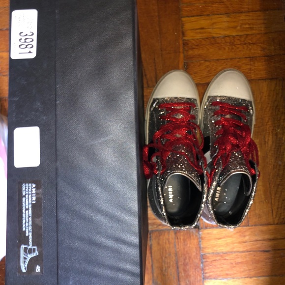 Sneakers - Picture 5 of 5